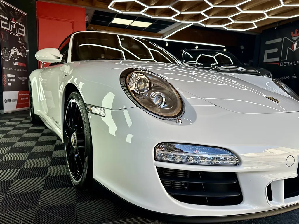 comment protéger sa voiture avec un traitement céramique sur Porsche 911 proche de lyon 