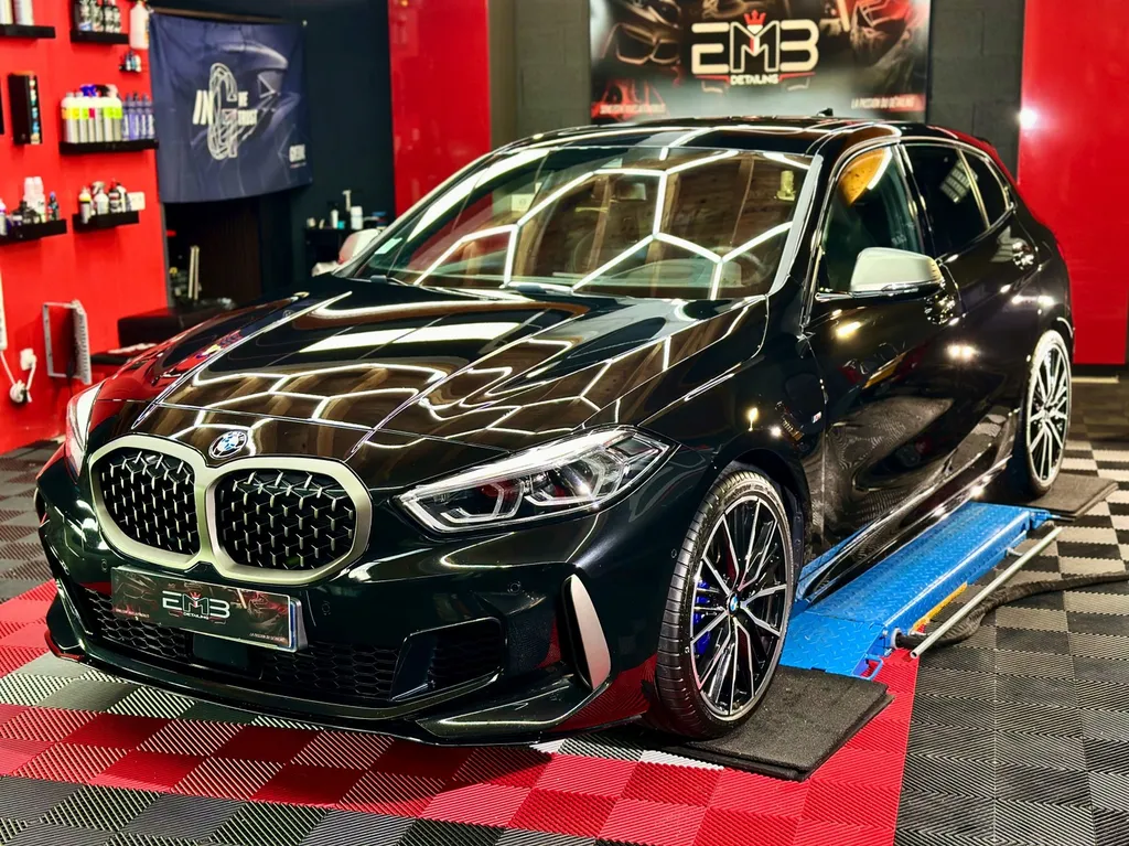 centre de DETAILING traitement céramique contre les micros rayures BMW 135 vaugneray 