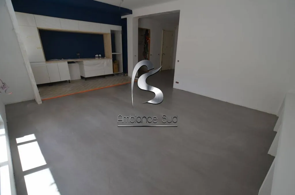 SOL EN CHAPE MINCE FIBRE TEINTE DECORATIVE A MARSEILLE