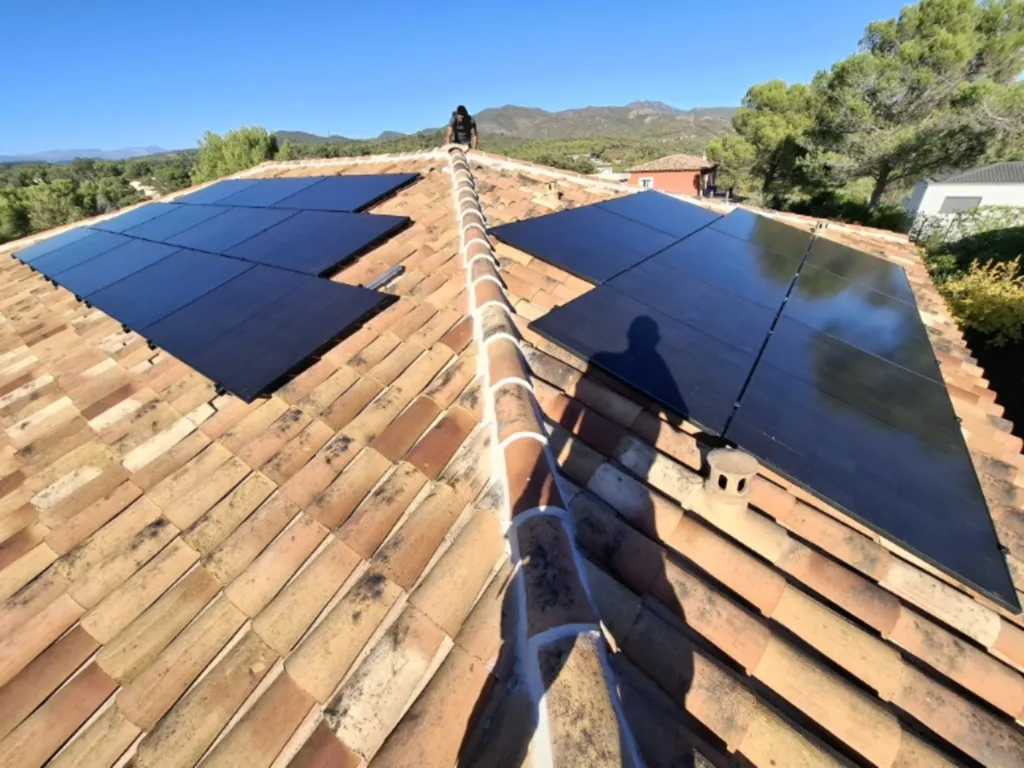 Pose de panneaux photovoltaïques avec des aides de l'état dans le Var 