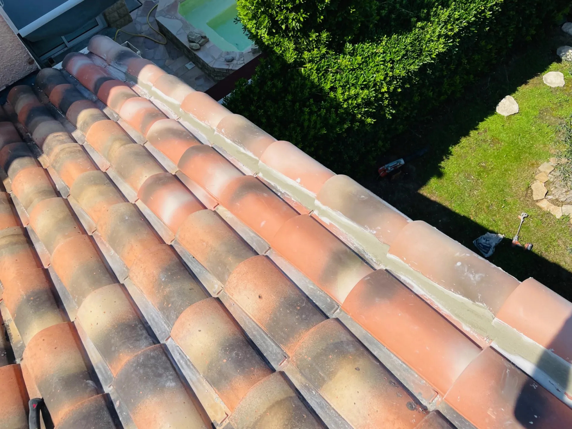 Actuellement: Changement d’une rive d’une toiture de maison sur Aix en Provence