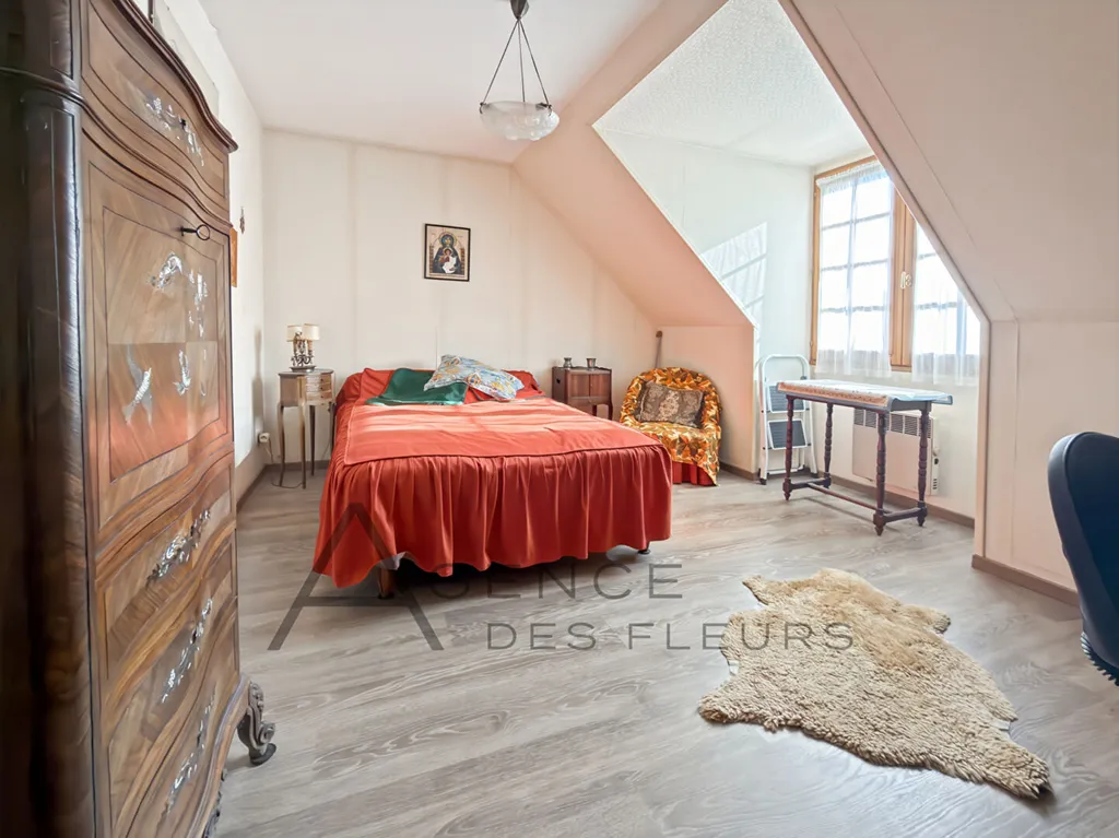 A vendre maison de 141 m² édifiée sur 505 m² de terrain sur la commune de SAINT-AUBIN-LES-ELBEUF 76410