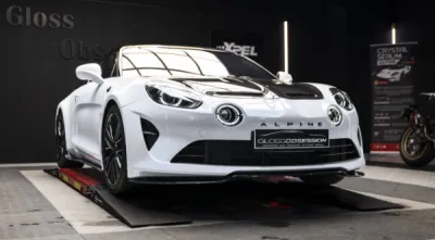 Résultat après pose du film XPEL sur une Alpine A110R dédiée à la route et au circuit à Lorient.