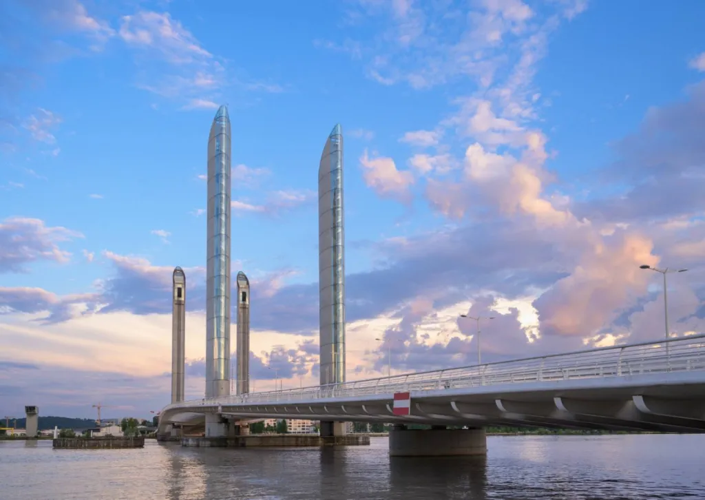 Estimation gratuite de votre bien immobilier  à Bordeaux Caudéran par une agence locale