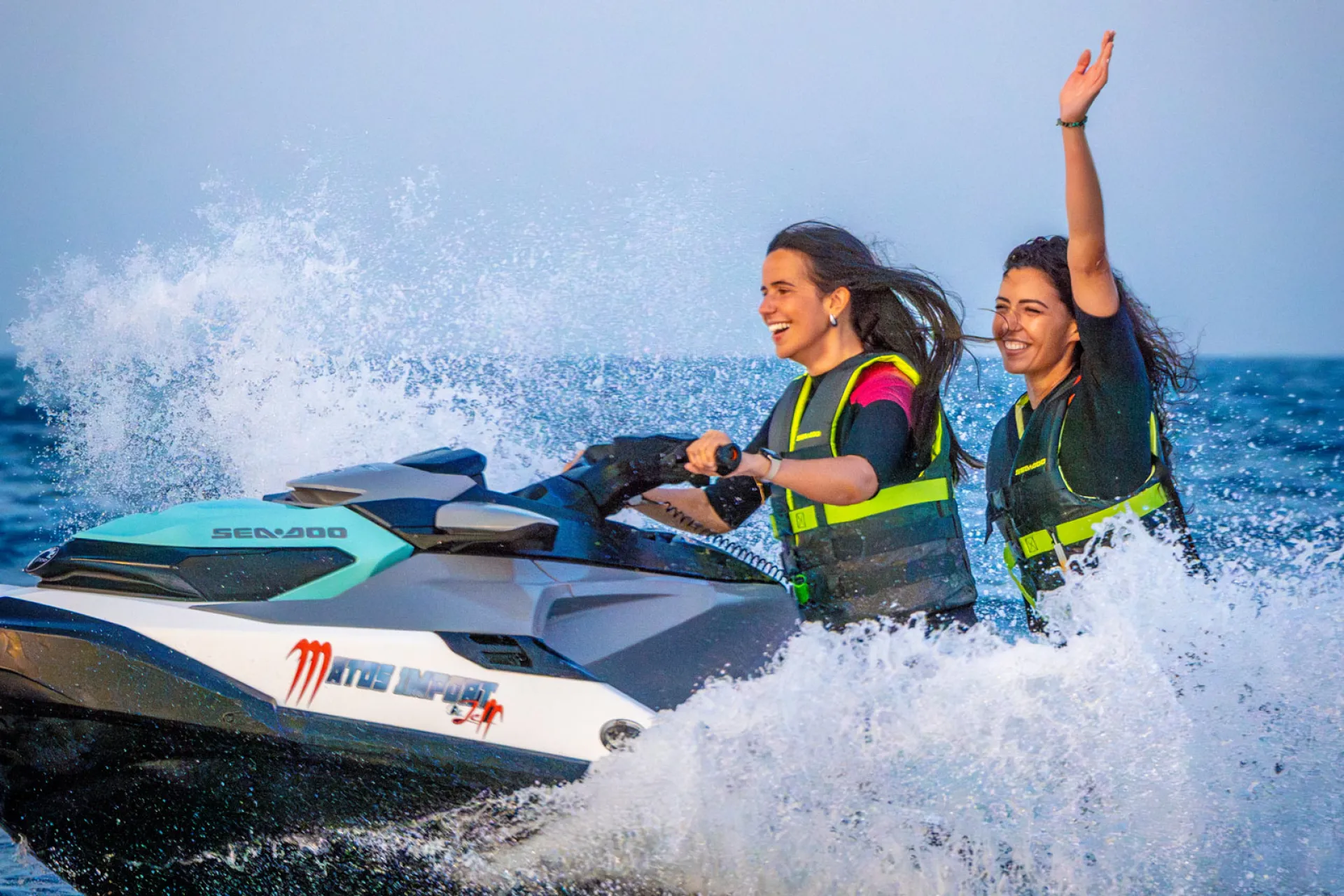 Moment de fun dans l'eau de Vias