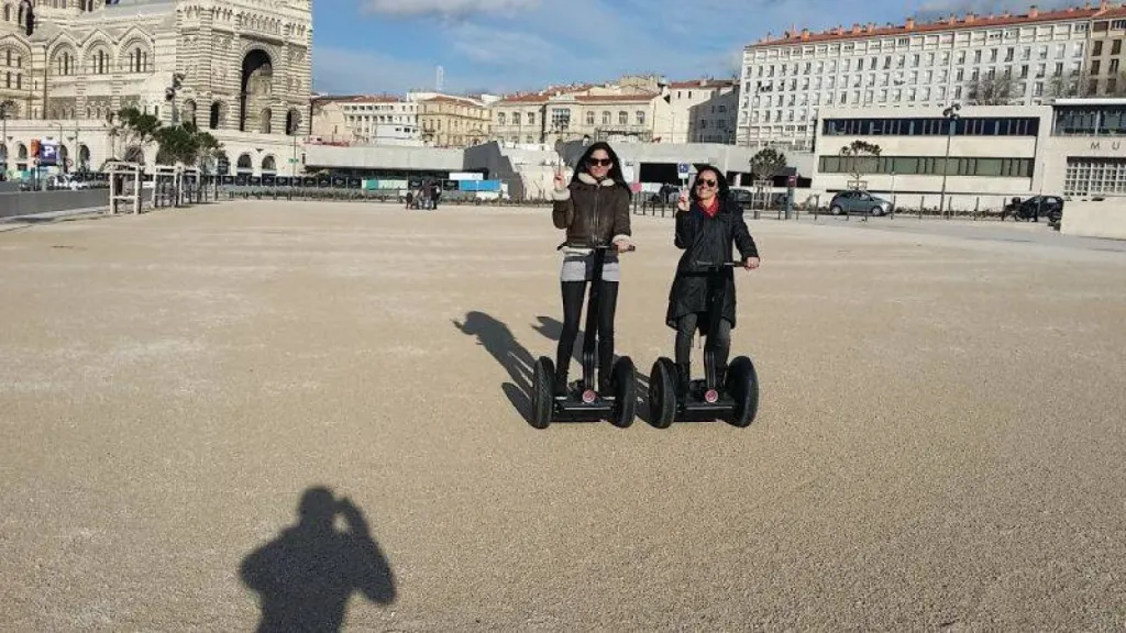 Visiter Marseille de manière originale avec 21 JUMP