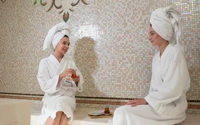 Spa duo avec soins relaxants et accès espace bien-être pour partager un moment de détente et de complicité à deux dans un cadre apaisant à Pessac