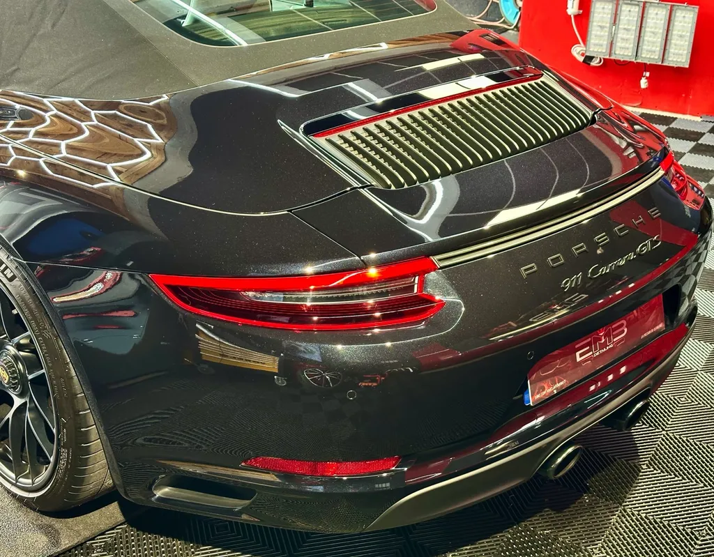 Detailing auto traitement céramique lyon protection carrosserie Porsche 911