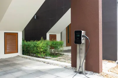 Installation d’une borne de recharge électrique en copropriété en Gironde (33) - Règles, aides et étapes pour votre projet