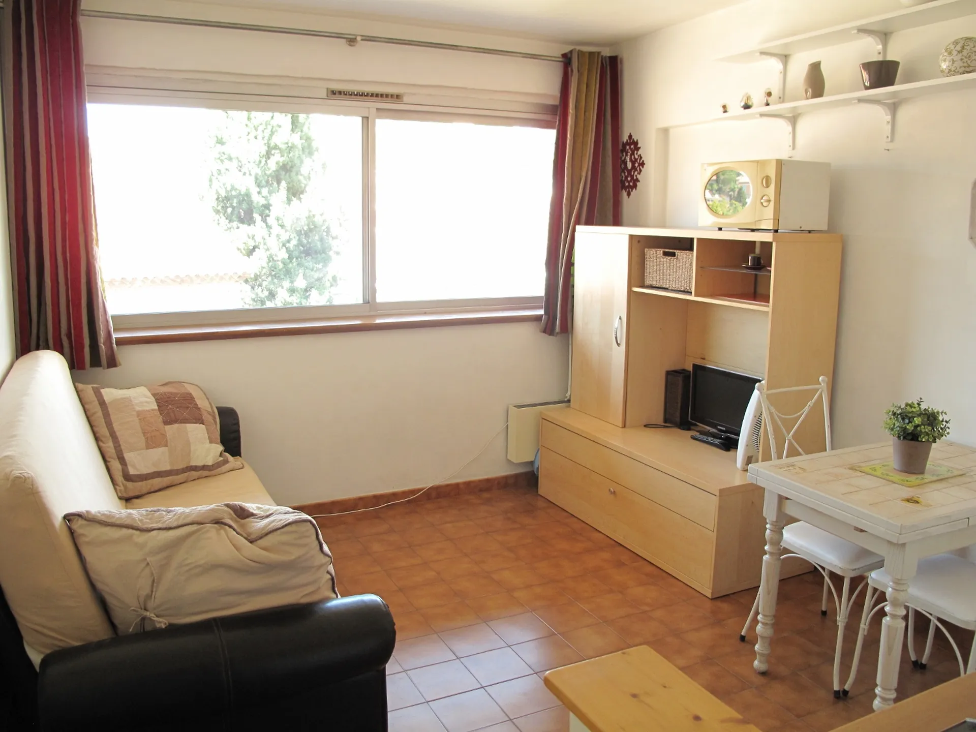 EXCLUSIVITE Vente appartement 1 Cassis dans immeuble bourgeois avec ascenseur au coeur du village