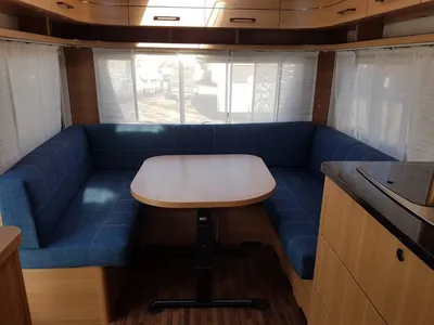 LMC 460D CARAVANE AVEC UN SALON EN U A GRANS 13450