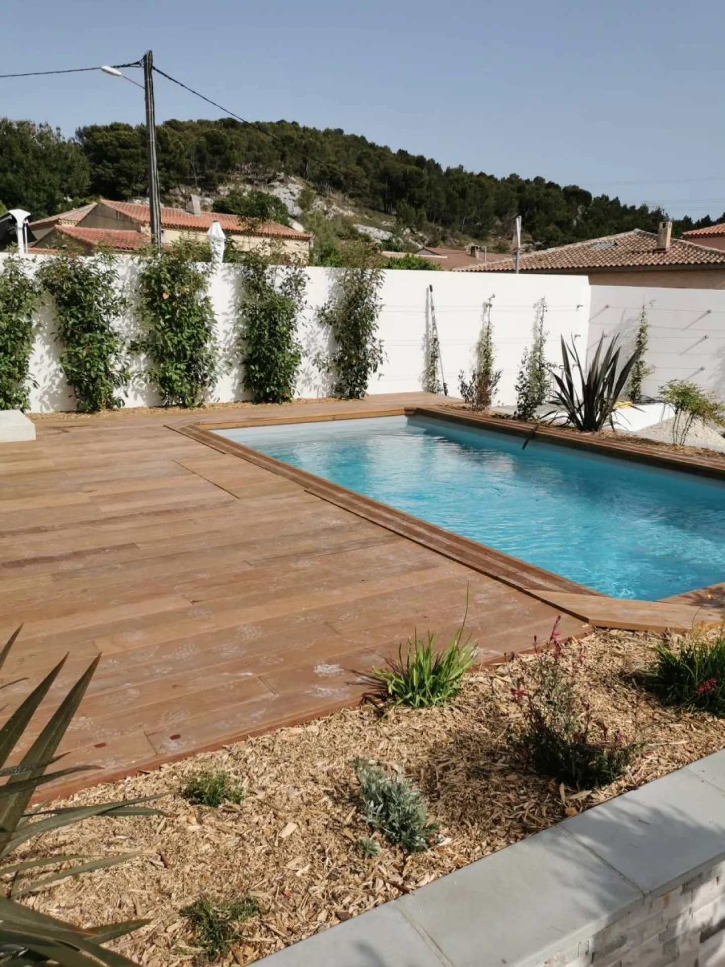 jardinire maconné et plantation et terrasse bois rove jardinire maconné et plantation et terrasse bois rove