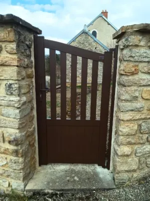 Installation d’un portillon aluminium sur mesure à Blaisy-Bas en Côte d'Or