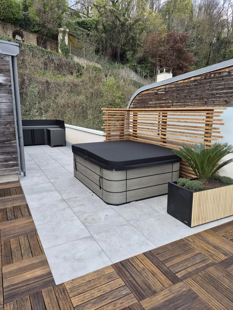 Aménagement terrasse, pose spa, grutage spécialisé et structure sur mesure à La Mulatière près Lyon