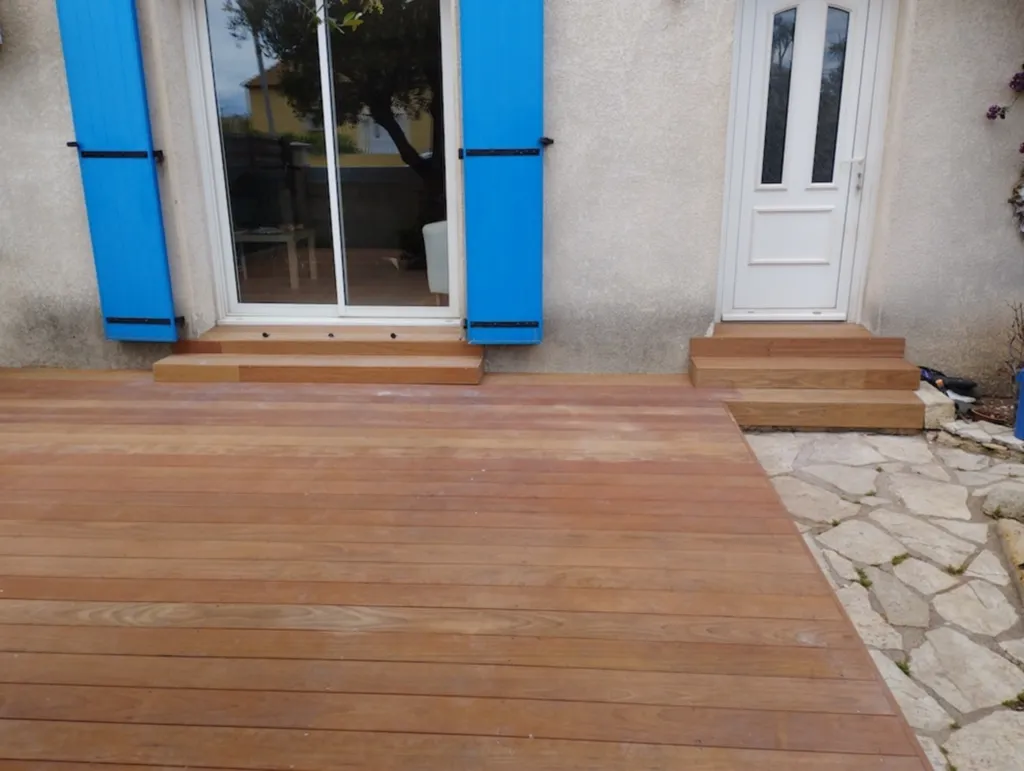 Agrandissement d’une terrasse en bois exotique Jatoba pour un espace extérieur transformé et chaleureux  à Frontignan proche de Sète