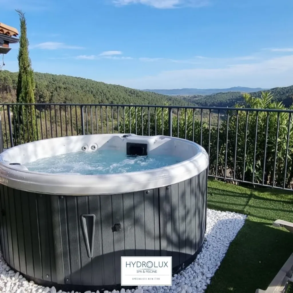 Spa rond Wellis 5 places installé au Domaine de Chalvêche