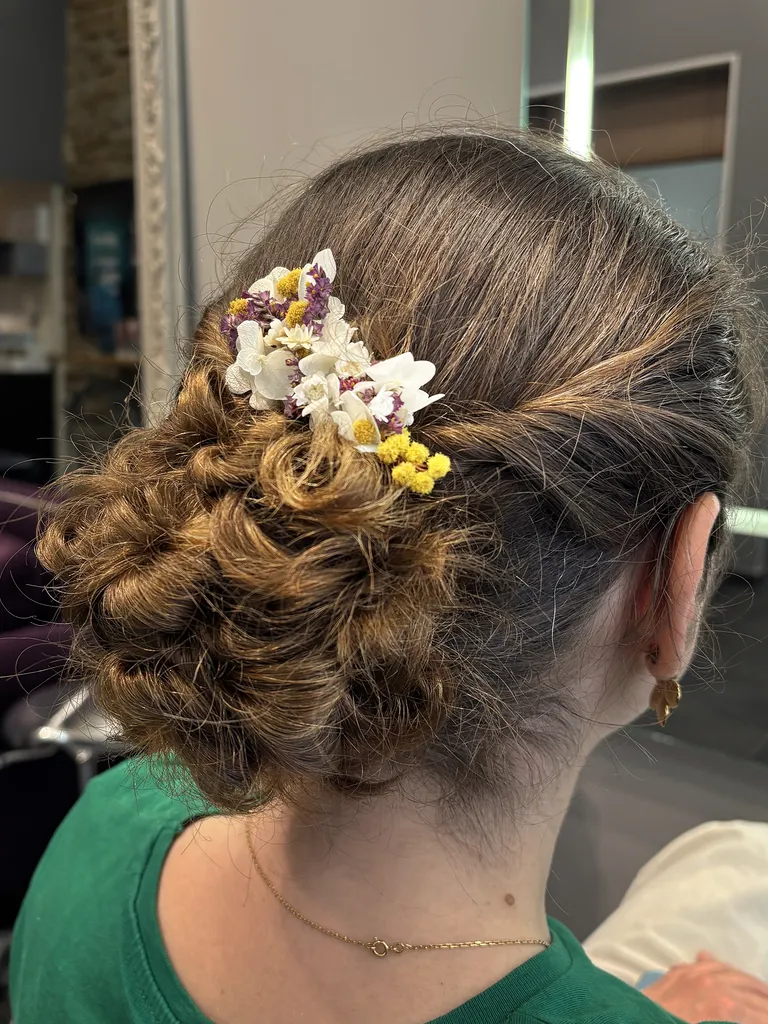 Quelques exemples de chignons signés Coiffure des Arts à Lyon