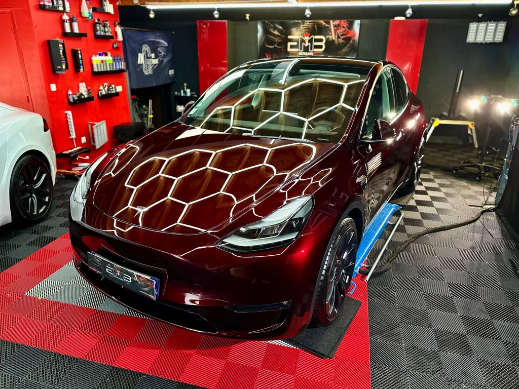 detailing auto Lyon traitement céramique protection PPF face avant contre les rayures Tesla model Y Lyon 