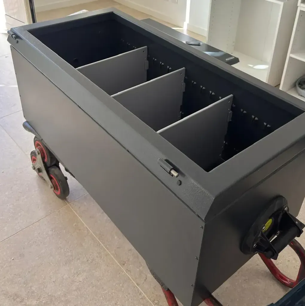 Pose d'un coffre-fort Fichet-Bauche Hélios 160 L en Corse-du-Sud : protection vol Classe I et feu 60 minutes pour particulier à Ajaccio