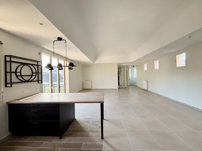 Vivre à Versailles dans un superbe appartement lumineux de 122 m² avec jardin privatif à 200 mètres du Château de Versailles