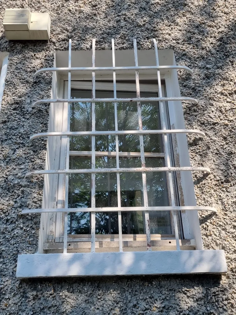 Rénovation des fenêtres extérieurs en bois et volets persiennes métallique en région parisienne 