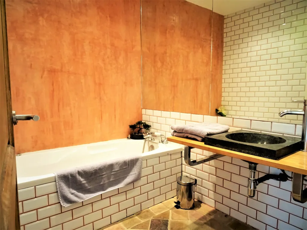 Avignon intra muros, zone piétonne, appartement de charme rénové   