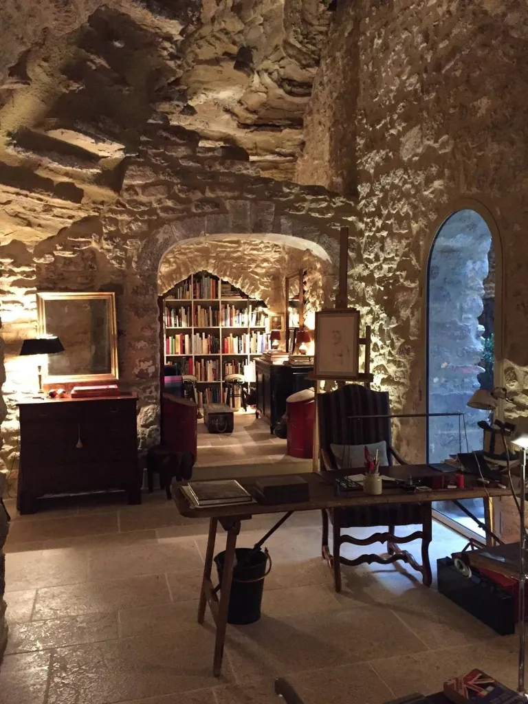 Le charme d'une maison de village restaurée par Sacha HOUANT