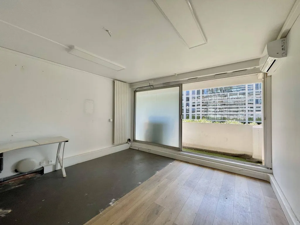 A vendre 3 pièces A Rénover Esplanade de la Défense - 92400
