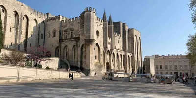 Réserver un chauffeur privé VTC entre Avignon et l'aéroport de Marseille Provence