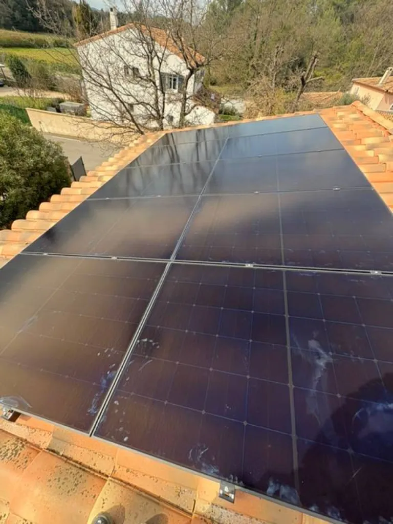 Installation de 10 panneaux Longi à Brignoles posé par Provence Energie Solaire Services
