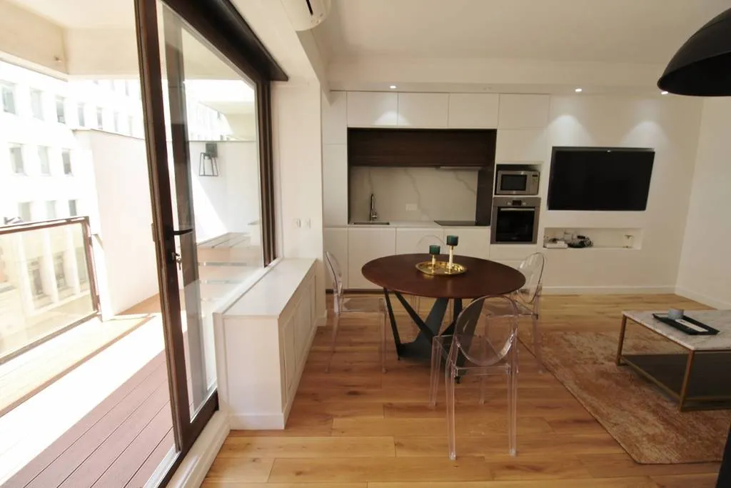 A vendre 2 pièces meublé et équipé Paris 75008