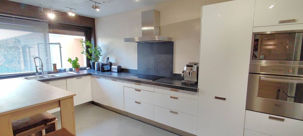 Vente appartement T4 Cassis  avec vaste terrasse dans résidence sécurisée derrière le port