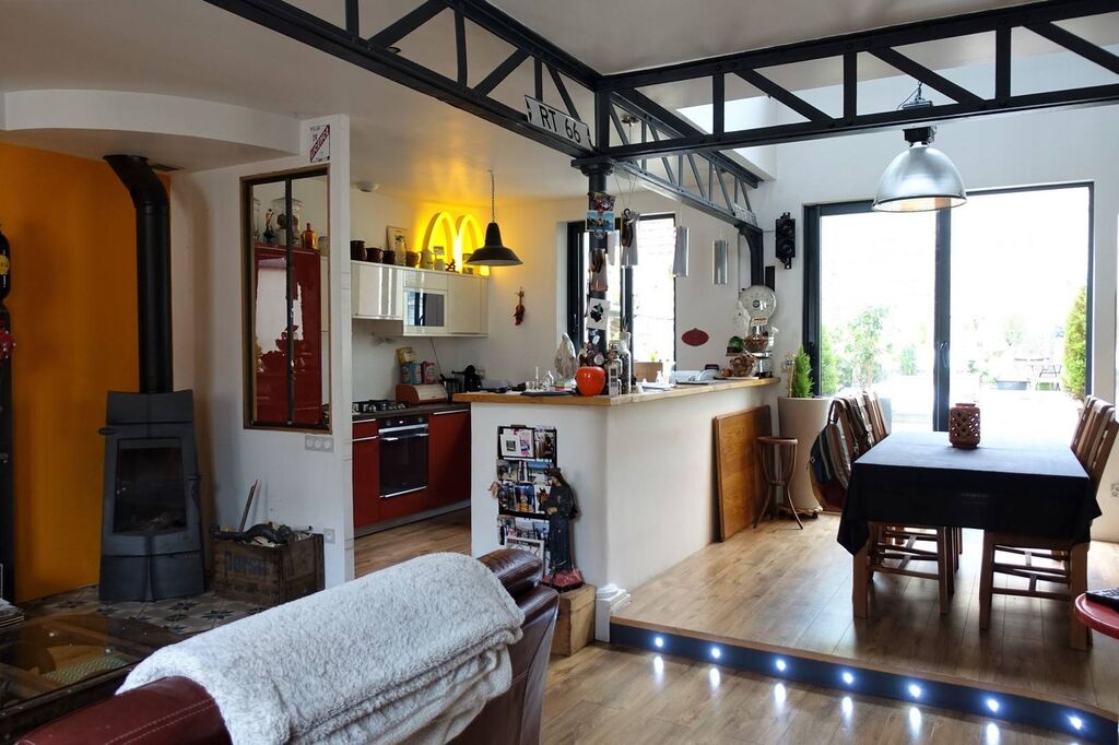 A vendre Dieppe centre-ville 76200, très bel appartement duplex / maison / loft, 4 chambres avec terrasse exposée sud, à 500 mètres de la mer.