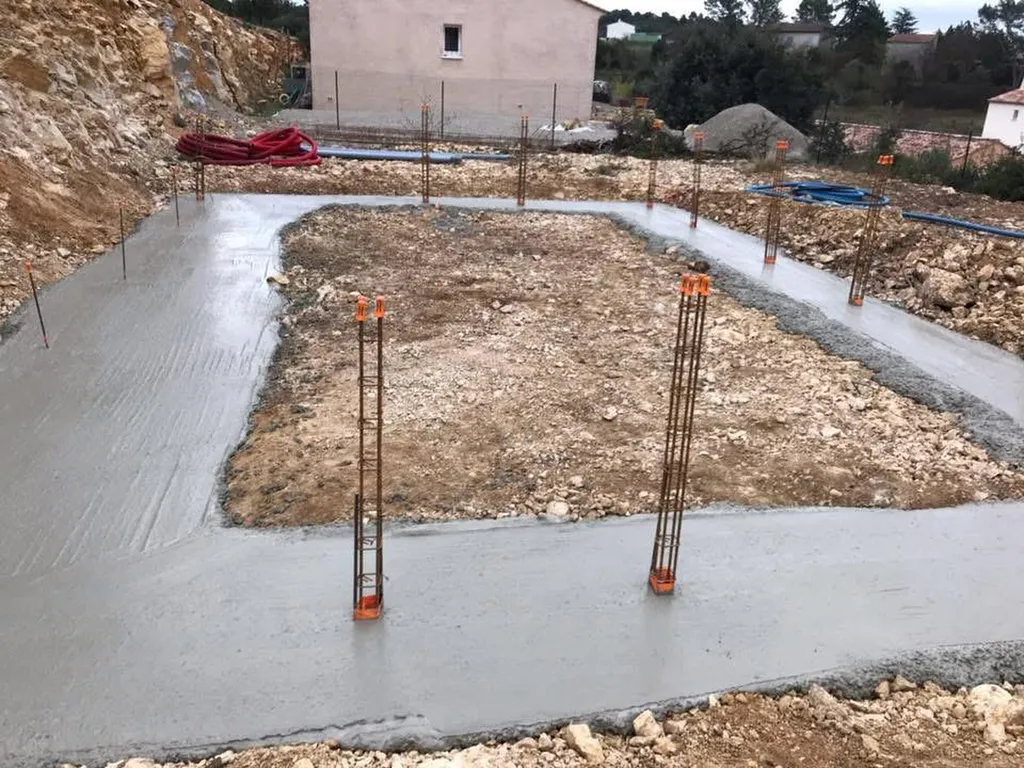 Construction de Garage à Aix-en-Provence : Fondations Solides et Savoir-Faire d'un Maçon Qualifié