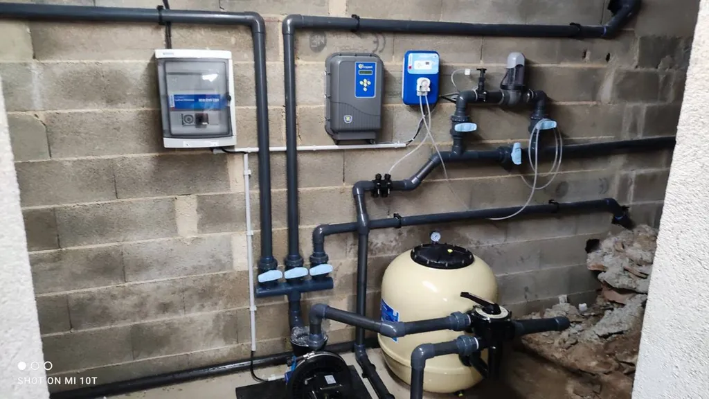 Installation d'une filtration piscine et son traitement d'eau automatique au Lavandou Var