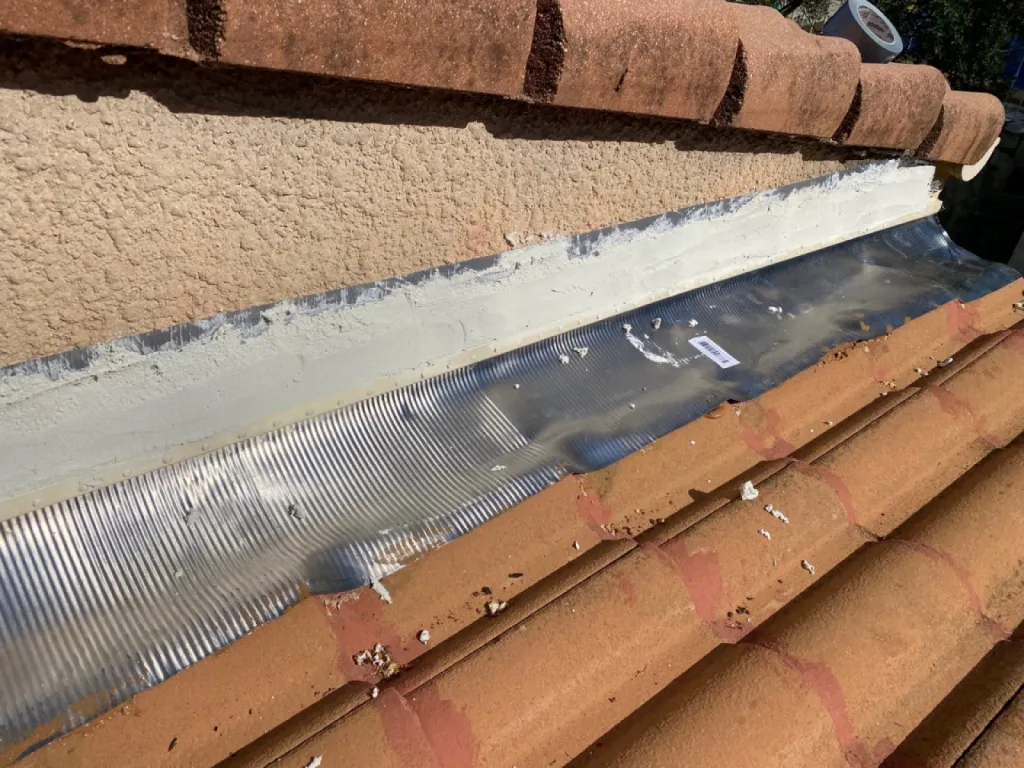 Réfection d’un Solin en plomb sur Martigues 13500 d’une maison individuelle.