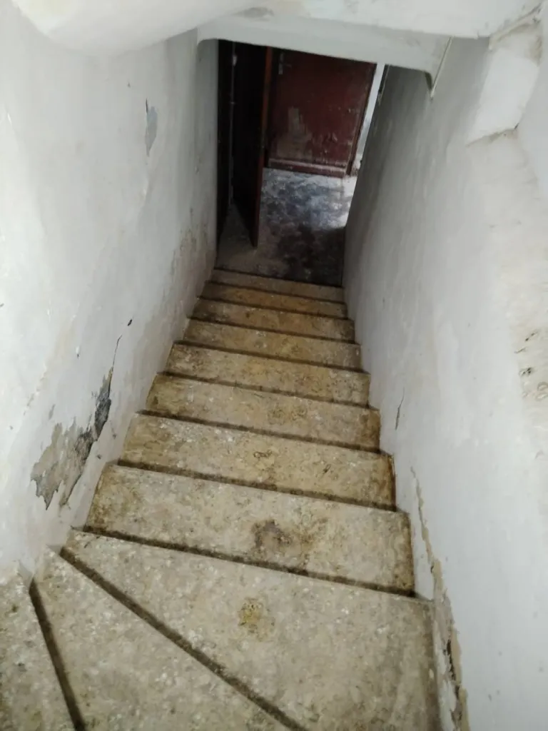 immeuble abandonné Villelaure 84