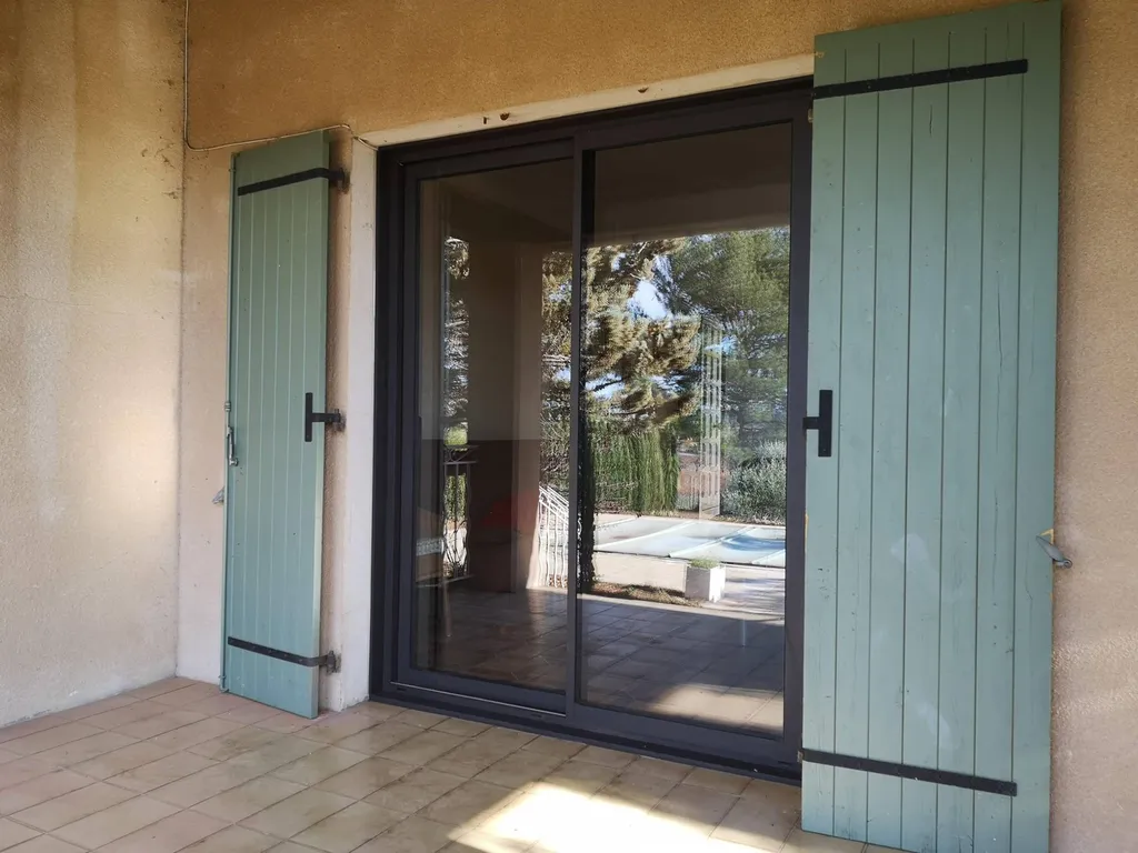 baie vitrée coulissante de qualité proche apt