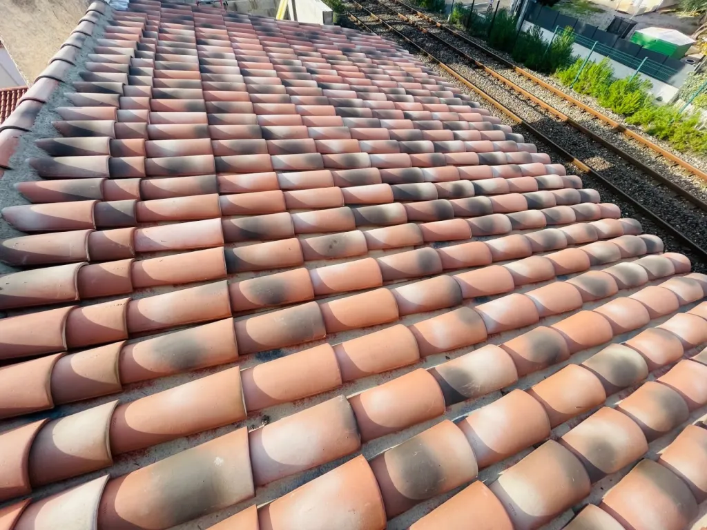 pose de toiture pst canal fini près de aix en provence