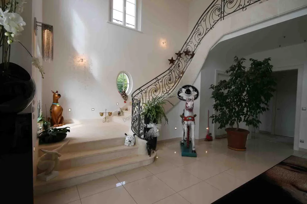 Escalier placage en pierre d'Estaillades