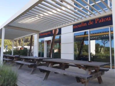 Moulin du paiou aix en provence pergola lames orientables