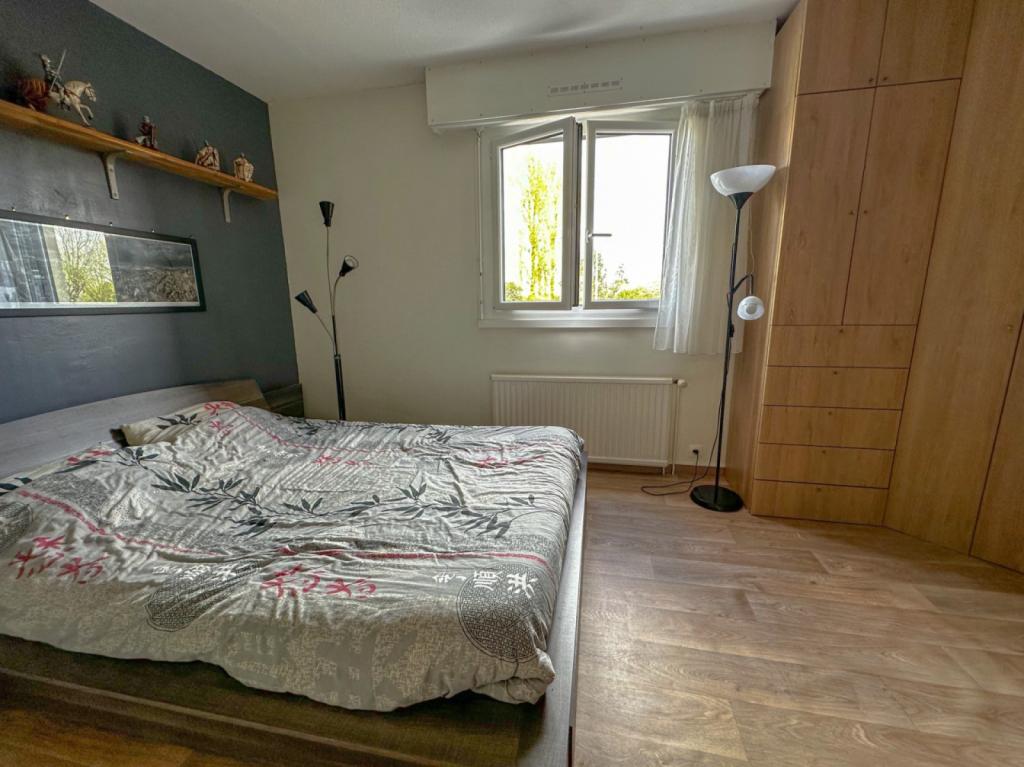 Appartement avec deux chambres,  1  parking  et  une cave  à Mont Saint Aignan  76130