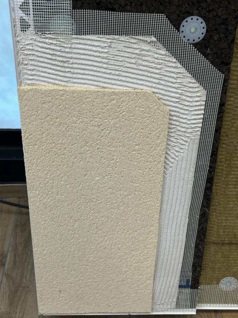 Isolation extérieure avec isolant biosourcé en liège et ravalement à la chaux aérienne : une combinaison gagnante pour le Havre (76, Seine-Maritime)