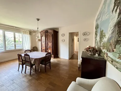 A vendre dans le quartier forêt de Saint Germain en Laye un appartement familial de 5 chambres de 174M²