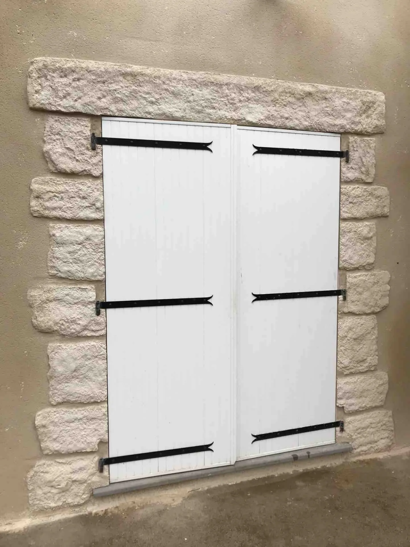 facade en pierre sur bâtisse existante avec extension à Taleyrac dans le Gard proche de Valleraugue et de Ganges 