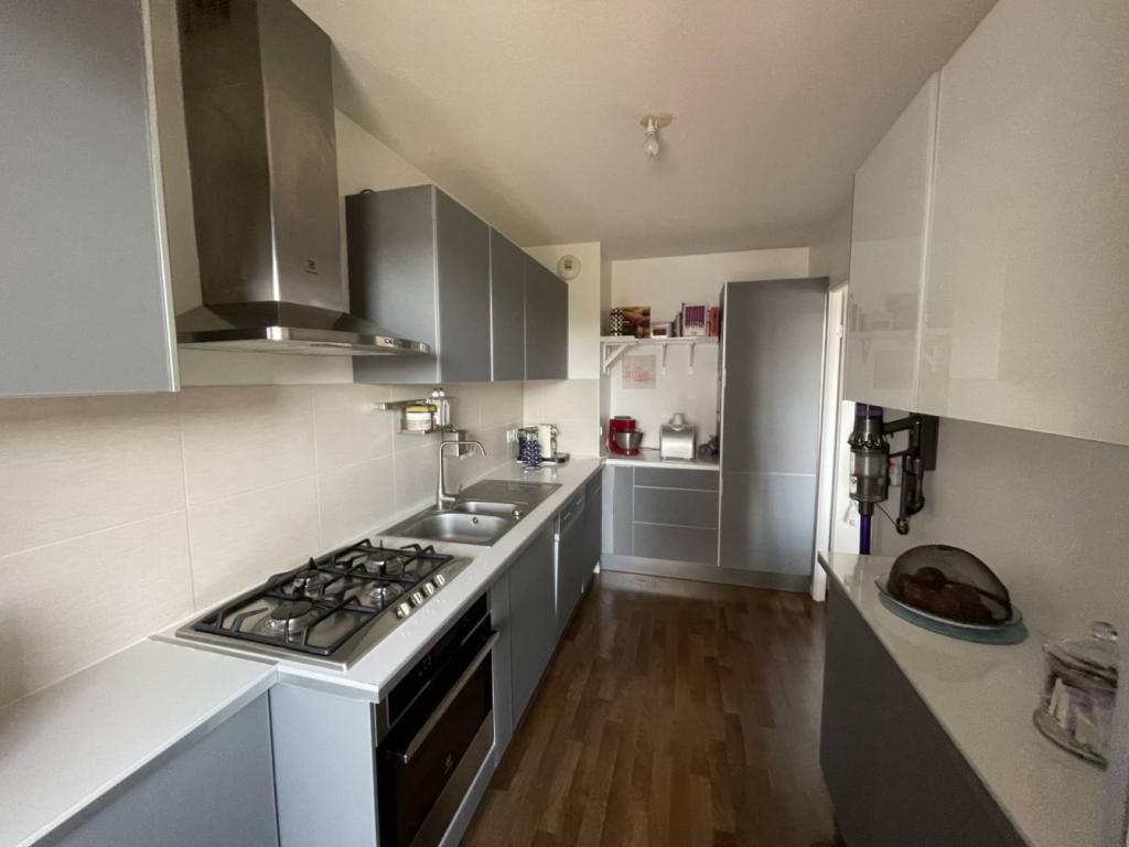 Appartement T4 récent avec balcon bordeaux ravezies