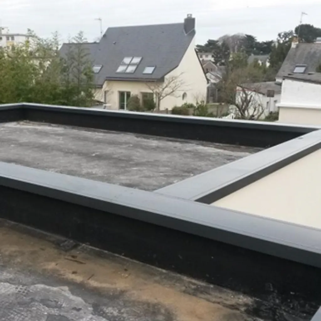 Choisir la couvertine sur mesure en aluminium pour son toit terrasse