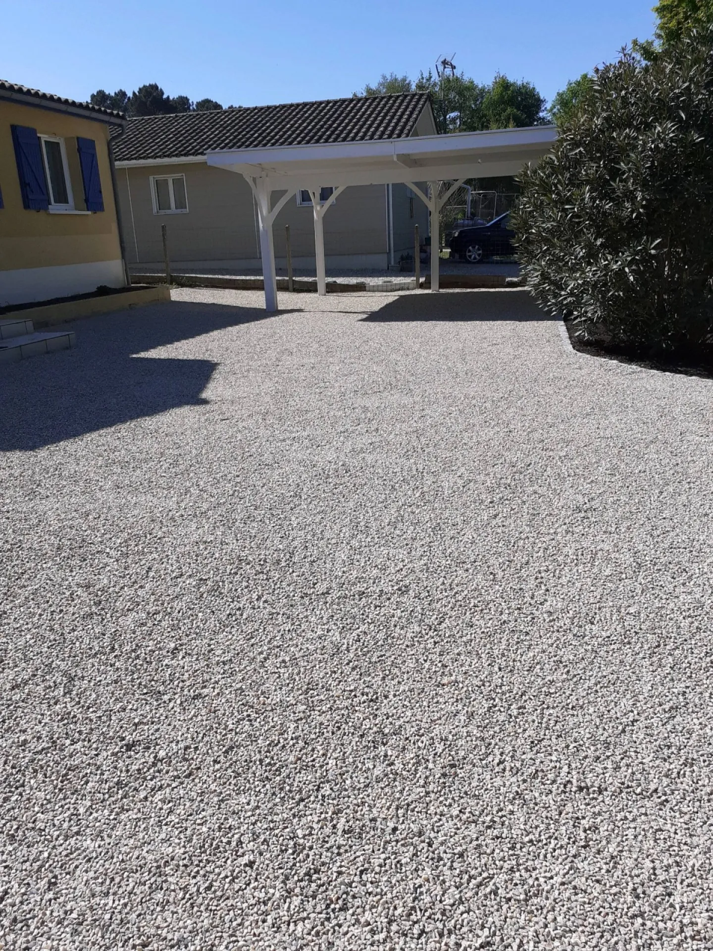 Entreprise spécialisée dans la création de chemin ou d'allée dans un jardin chez un particulier à Léognan près de Bordeaux en Gironde