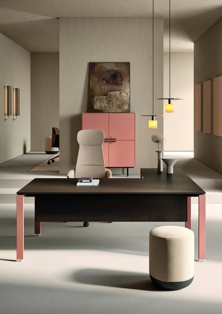 Bureau direction bois avec fauteuil de bureau cuir aménager sur ARLES