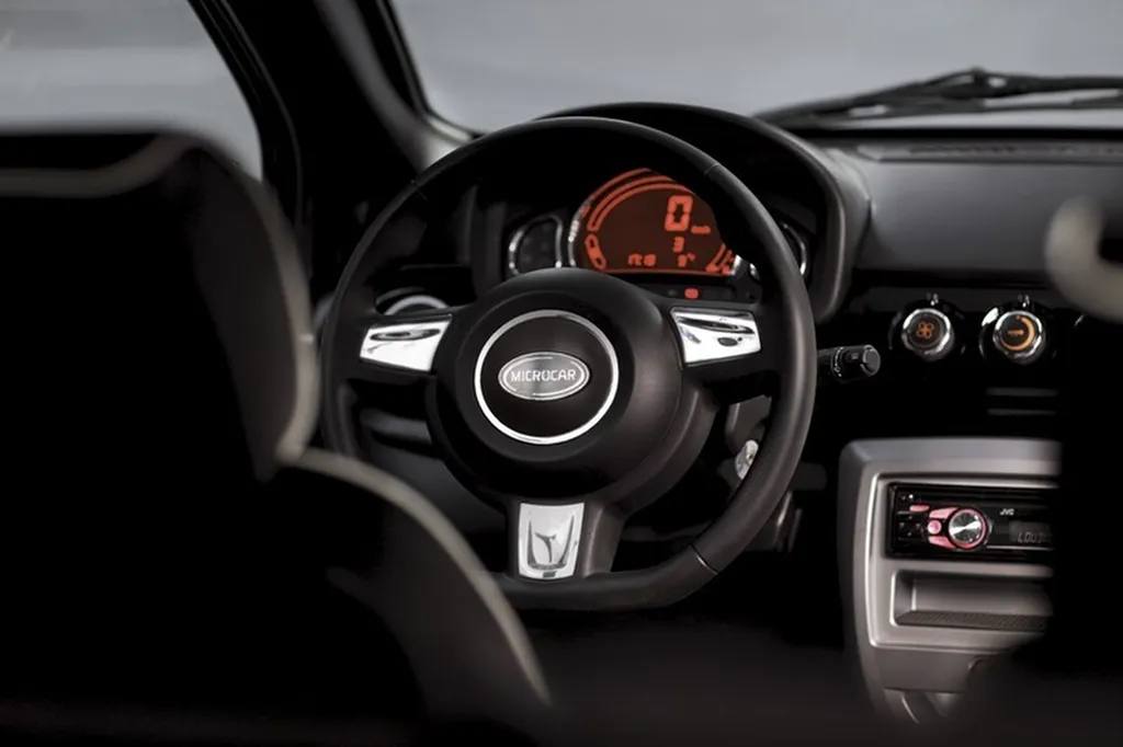 Voiture sans permis Plan de Campagne MICROCAR M8 Spirit